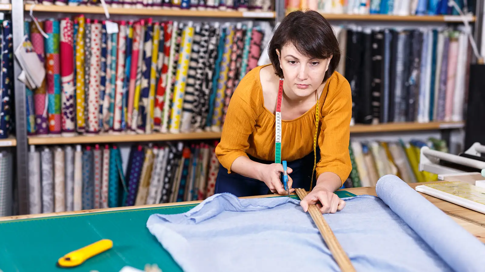 Practical Tips on How to Find the Grain of Fabric for Your Projects